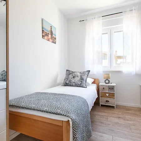 Sunny Island Apartment *